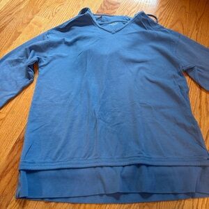 ⭐️Athleta Blue V-Neck Lightweight Sweater